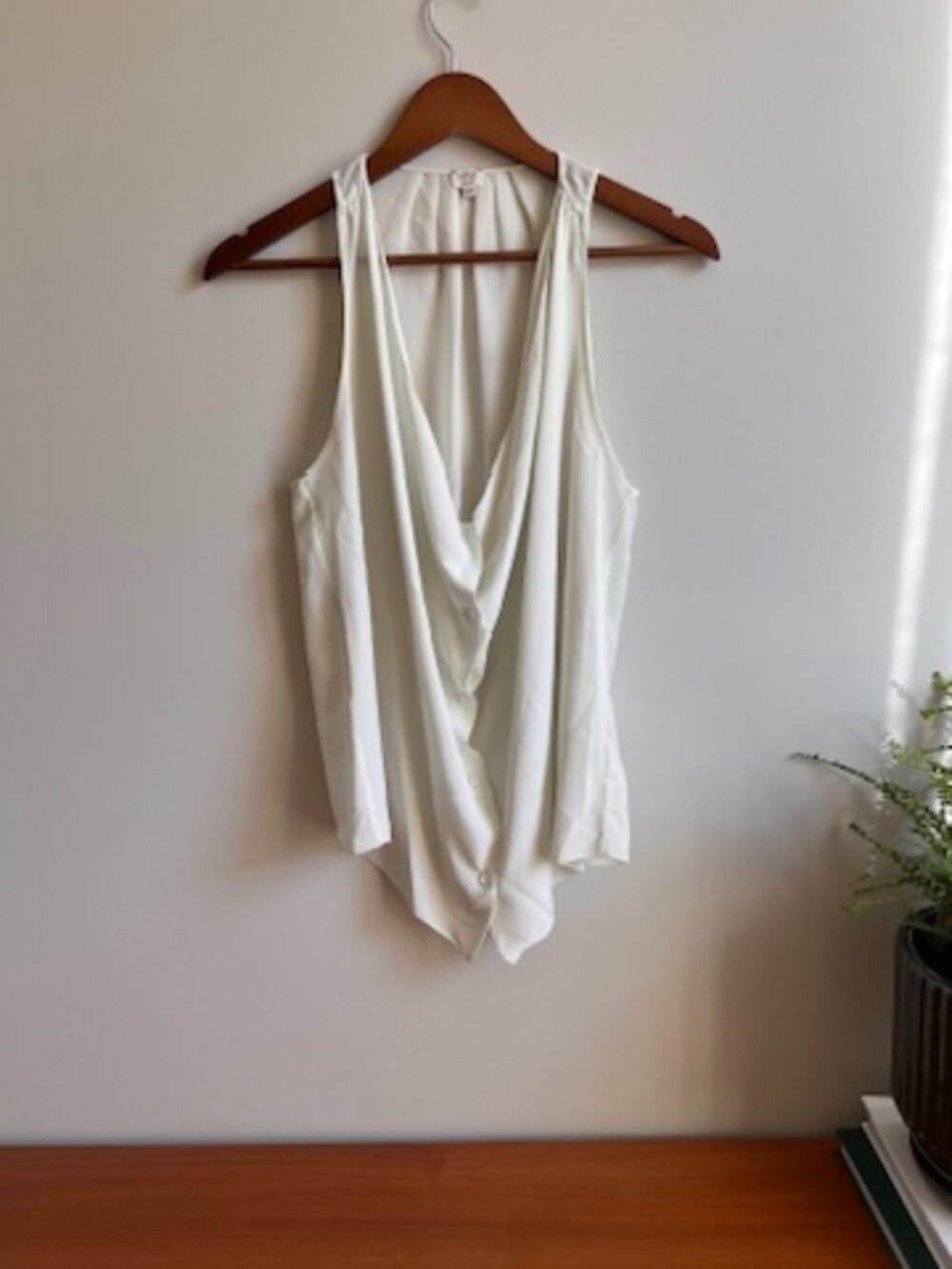Wilfred by Aritzia 100% Silk Draped Sleeveless Blouse | Icy Mint | XS